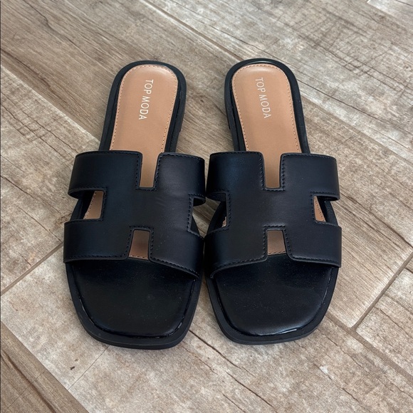 Top Moda Slide Sandals Featuring A Signature H Strap Design. NWOT - Picture 3 of 5